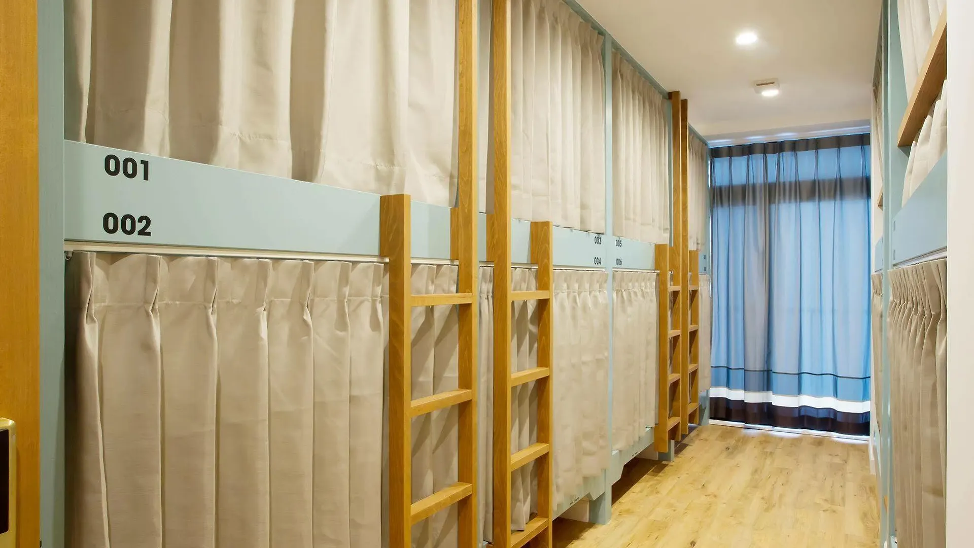 ホステル The Next Door Hostel, lower east nine 京都市 日本